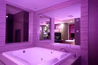 Le Fabreville Motel & Suites - Hot Tub