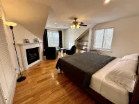 Lakefront Villa 1 / Dock Access - 4-Star