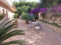 Exceptional Private Villa with Sea Views - large pool and designer paved gardens - 3-Sterne