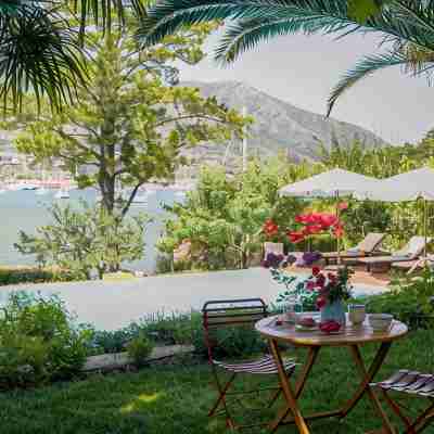 Superb waterfront villa with private pool, jetty, motorboat included and sauna Hotel Exterior
