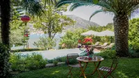Superb waterfront villa with private pool, jetty, motorboat included and sauna
