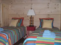 Private Log Cabin - Hot Tub, NEW SatelliteWi-Fi, Fireplace, Sm Pet Considered - Wifi