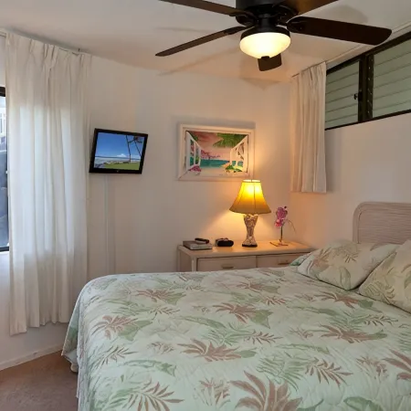 Great Deals at the Kona Reef! Footsteps from Old Kona Town. See our Video Tour.