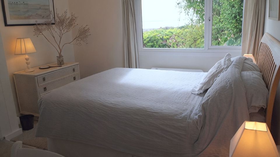 Beach front location, Pet friendly, Full of charachter, Private garden, Sea view