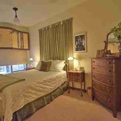 Downtown Port Townsend - Hillside Penthouse Vacation Rental Rooms
