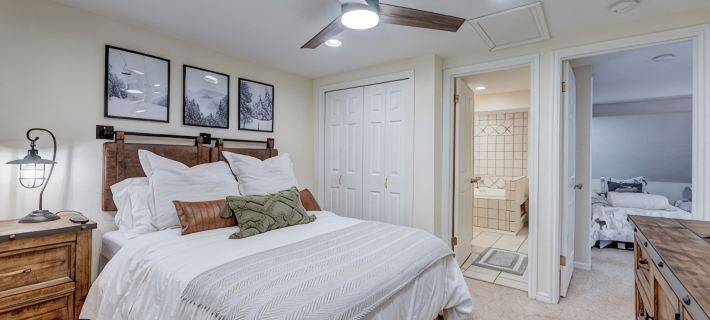 True ski-in/out two-level condo BH. Perfect for two families with a king suite. ブライアン・ヘッドのホテル