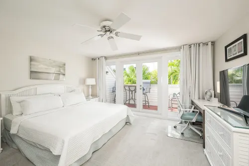 Banana Wind at Truman Annex - 2 Bed / 2.5-Bath Condo w/ Shared Pool & Parking - Bungalows
