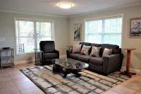 Centrally located to shopping & 10 Minutes to the Beach!