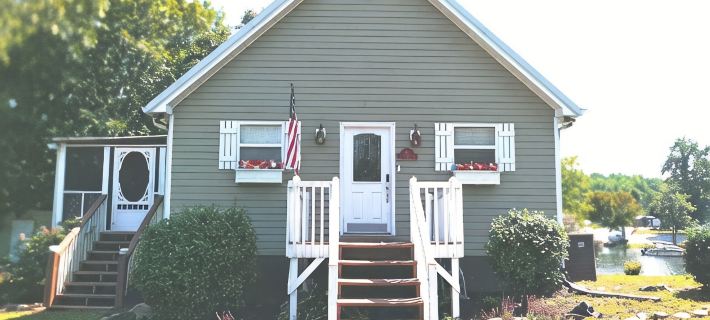 LAKE FRONT home at Lake Chickamauga FAMOUS for LARGEMOUTH BASS FISHING! Hotels in Rhea County