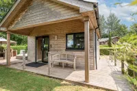 Meadow View lodge - Sleeps 4/5 with private hot tub