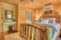 Cabin with 3 Bedrooms, Game Room, Sunrise & Mountain Views! - 발코니