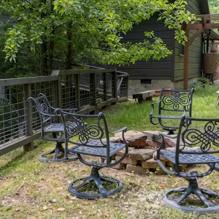 Luxury 5 BR Cabin with Hot Tub and Views!