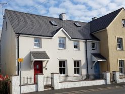 Spacious self-catered accommodation in the heart of St Davids.
