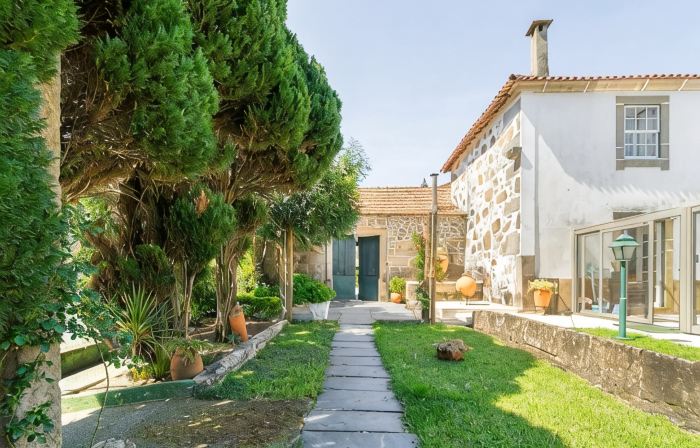 Solar Piedade - 12.500 m2 property with heated pool and sports court