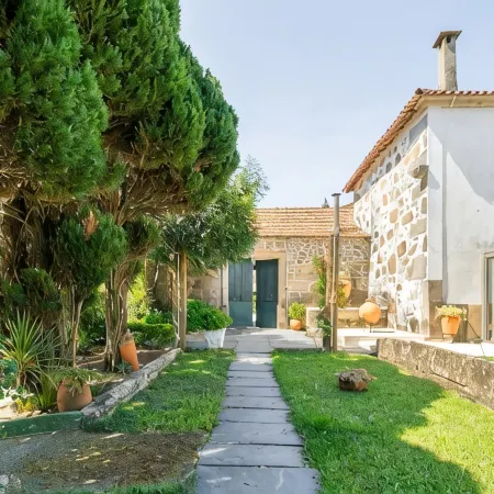 Solar Piedade - 12.500 m2 property with heated pool and sports court