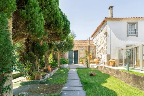 Solar Piedade - 12.500 m2 property with heated pool and sports court