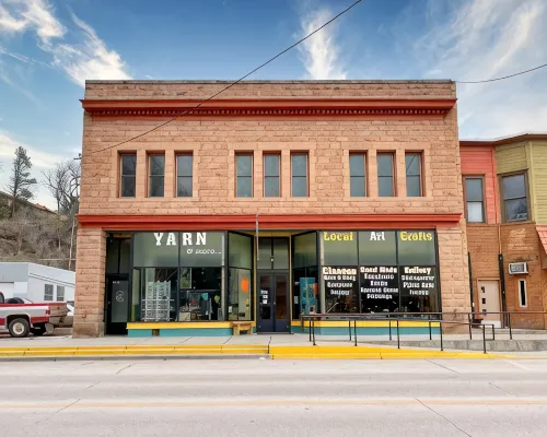 Historic Evanston Building Downtown + Walk to Moccasin Springs, Restaurants, VA Hotels in Fall River County