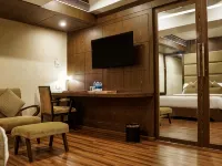 Hotel Centre Point Hotels near Sitabuldi Fort