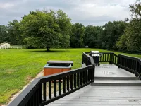 Private 3BR Farmhouse on Estate with Event Space, Horses,Trails, Ponds & Orchard - Jacuzzi