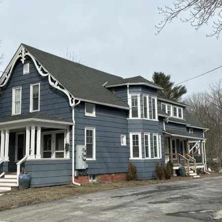Loaded Kitchen • Sleeps 6, Seats 10 • Walk to Dining • 15 Min to Stowe Mountain