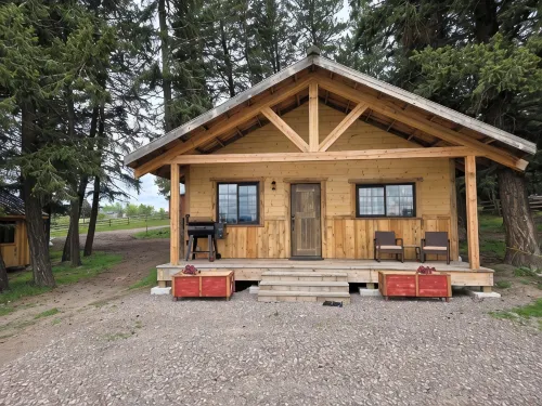 劉易斯和克拉克哥倫比亞山牧場.冰川國家公園!小屋 - 木屋