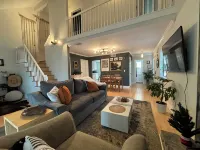 LiveWorkPlaynearTruistPark- privacy,  updated kitchen, fast Wi-Fi & YouTubeTv - 3-نجوم