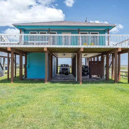 Cozy Beach House with Fantastic Beach and Bay View!
