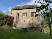 A pretty cottage perfectly positioned to explore the stunning Aveyron - Country Houses