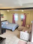 Convenient and clean studio near the beach and Newport. - 3-Star