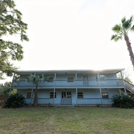 Family Home-Sleeps 20-On Beautiful 1-Acre Property