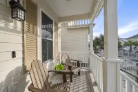 5 Star Reviews Luxury House Pool, Steps from Ocean, Sleeps 6, Premier Host - 4-Star