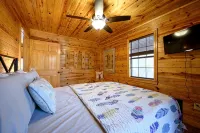 Excellent location! Water view from porch, short drive to Lake and Beavers Bend!