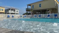 Relaxing Family Retreat w/ Pool - Close to Beach, Fishing & Port A Ferry - Beach