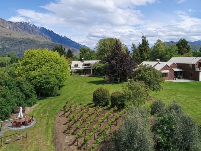 Manata Homestead & Lodge