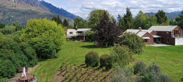 Manata Homestead & Lodge Hotels in Queenstown