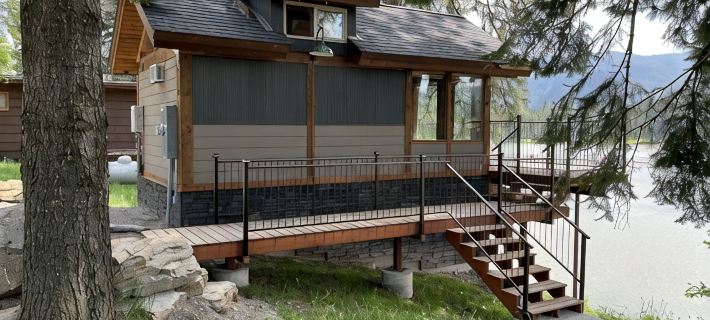 Waterfront Cabin in the center of Thompson Falls!! Hotels in Sanders County
