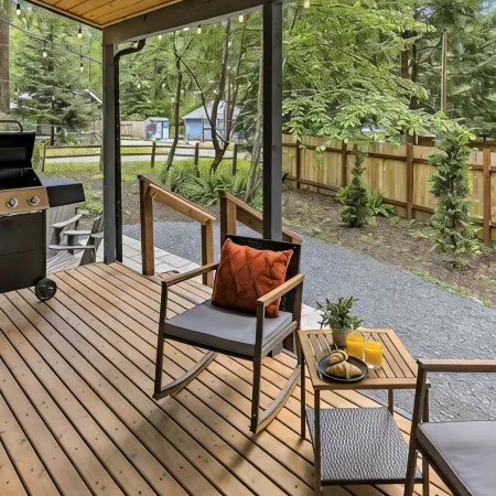 Boots Off, Sauna on-Hot Tub- Firepit- 5 mi to Mt Rainier National Park