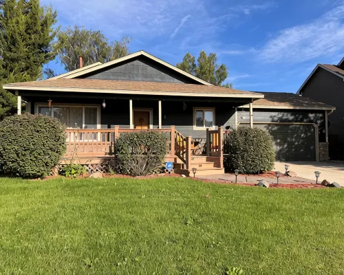 Cozy CO Casa: Eco & Pet Friendly—Sleeps up to 8, Remote Work Hub, Rec Center Hotels in Firestone