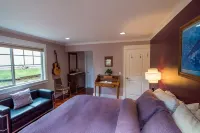 High-End Contemporary Custom Home on 244 Acre Park