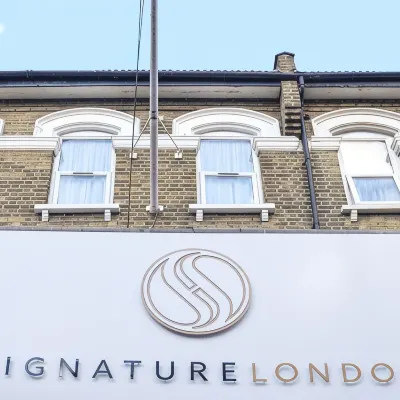 Signature London Các khách sạn gần Khu ngoại ô Hainault