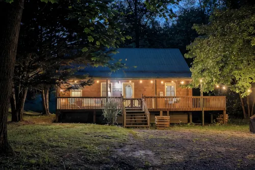 Secluded Creekside Cabin with Hot Tub Fire Pit Creek - Boutique