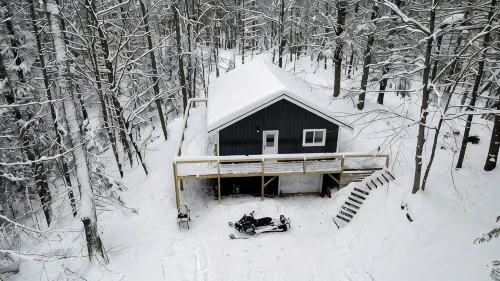 St.Germaine Secluded fully renovated home lake access, ATV snowmobile - Hot Tub
