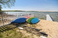 Schooner and Whoop-Ti-Do Cottages: Private Beach on Silver Lake! - Wifi