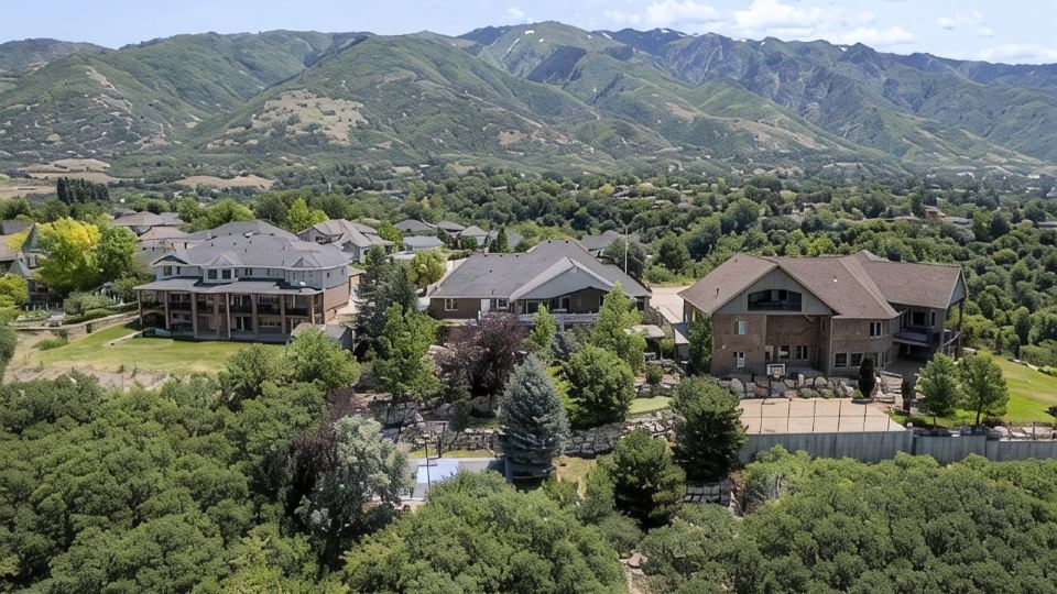 Luxury - 6000sqft- Sleeps 22+ Basketball, Billiards, Theater, Game, PrincessRoom