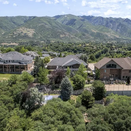 Luxury - 6000sqft- Sleeps 22+ Basketball, Billiards, Theater, Game, PrincessRoom