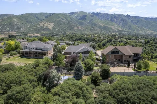 Luxury - 6000sqft- Sleeps 22+ Basketball, Billiards, Theater, Game, PrincessRoom