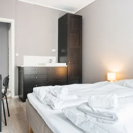 S54 - Private Rooms in the City Center