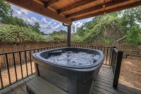 Alcove: Steps to Main St-High End Home w/Hot-Tub! - 4 stjerner