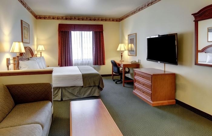 Quality Inn & Suites - Glen Rose