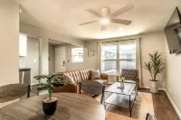 Stylish 1BR Urban Retreat - Condos